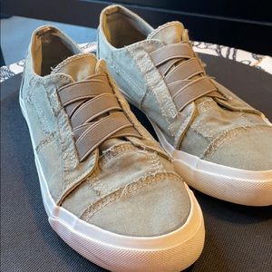 Blowfish Malibu Army green flats